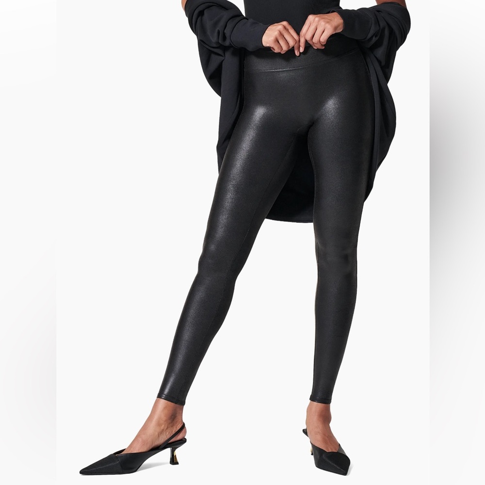 SPANX Shiny Black Leggings (S)